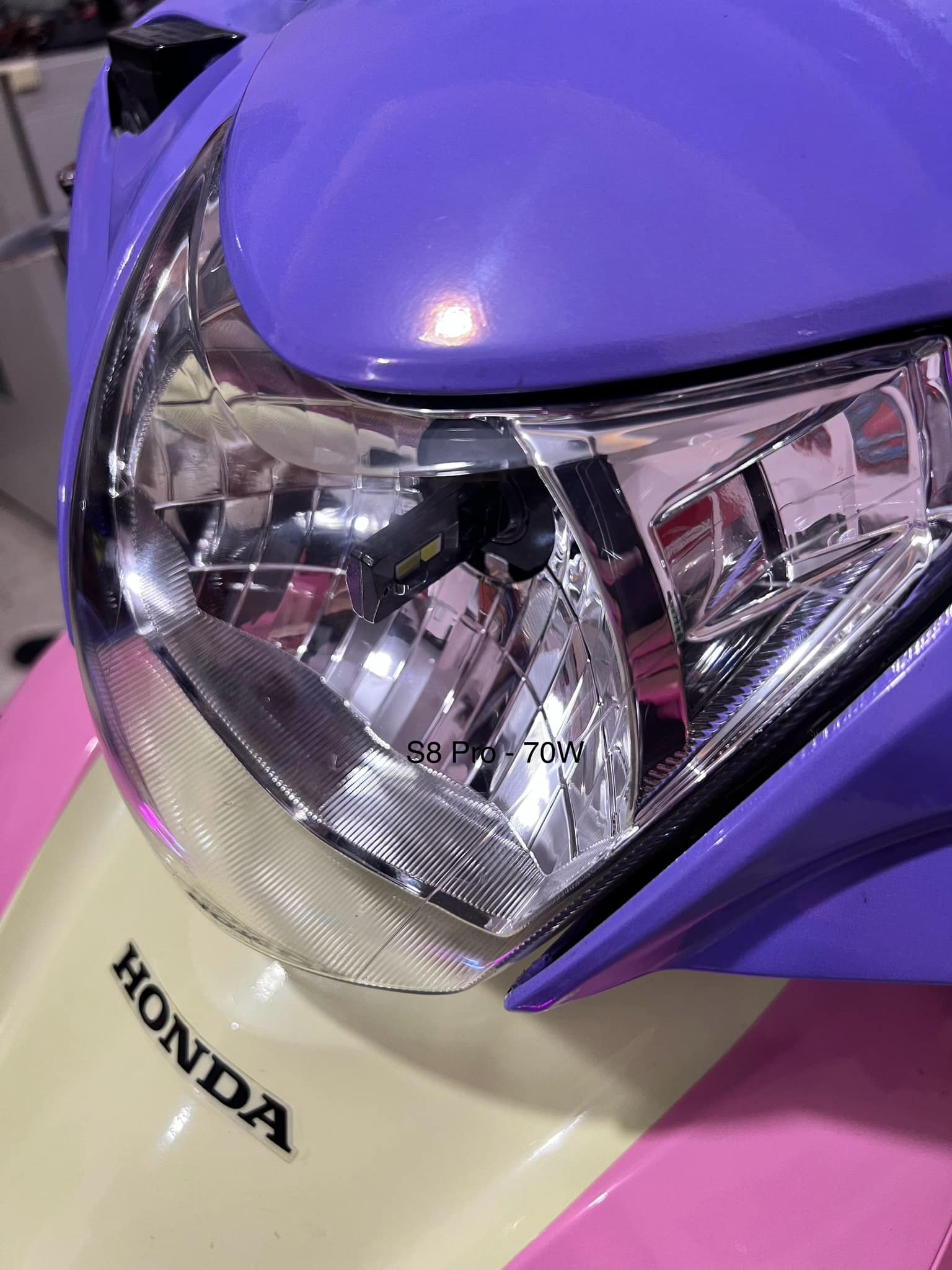 Tong Hop Hinh Anh Lap Bong Led Naoevo Tren Xe 1