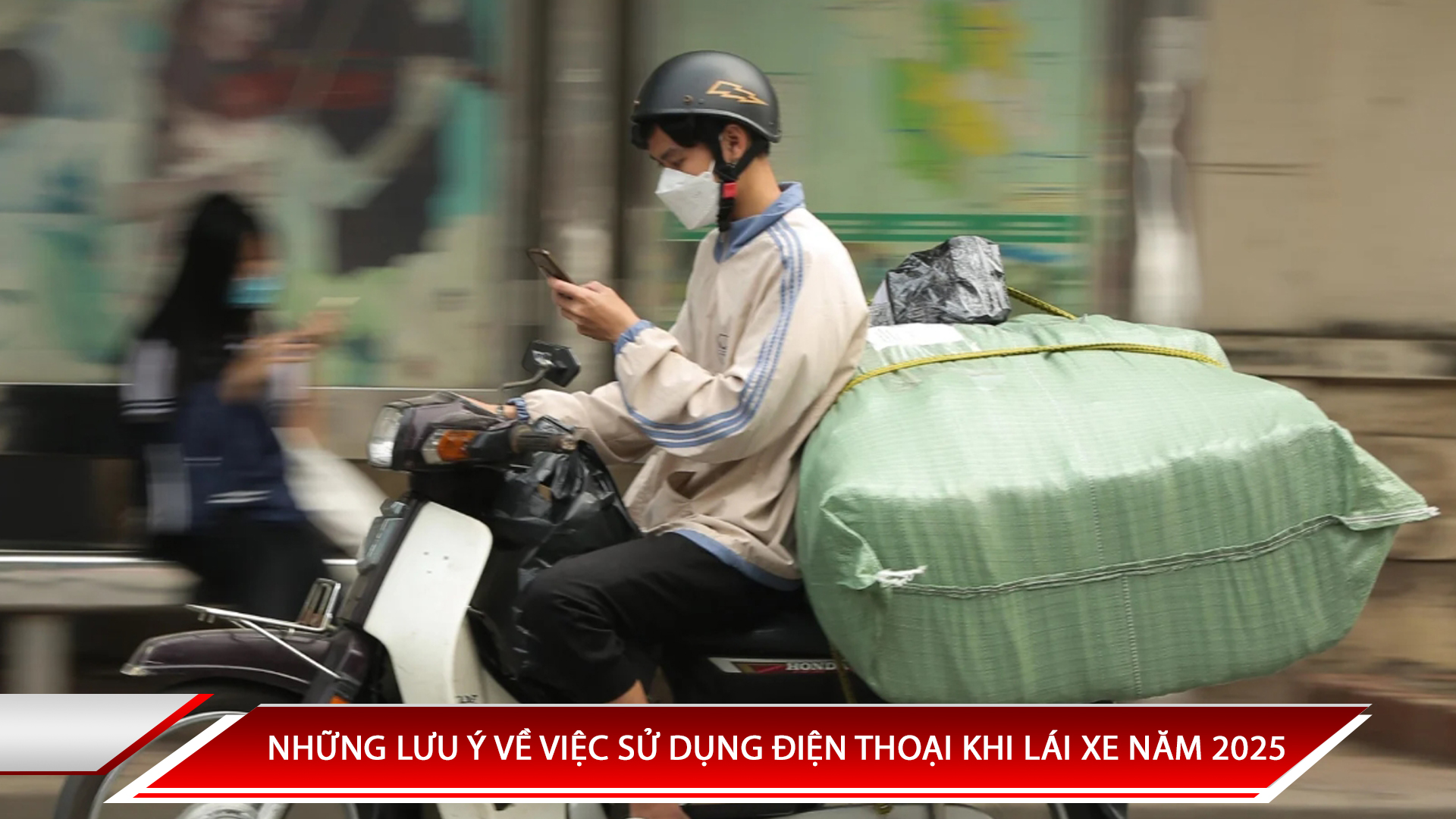 Những lưu ý về việc sử dụng điện thoại khi lái xe năm 2025