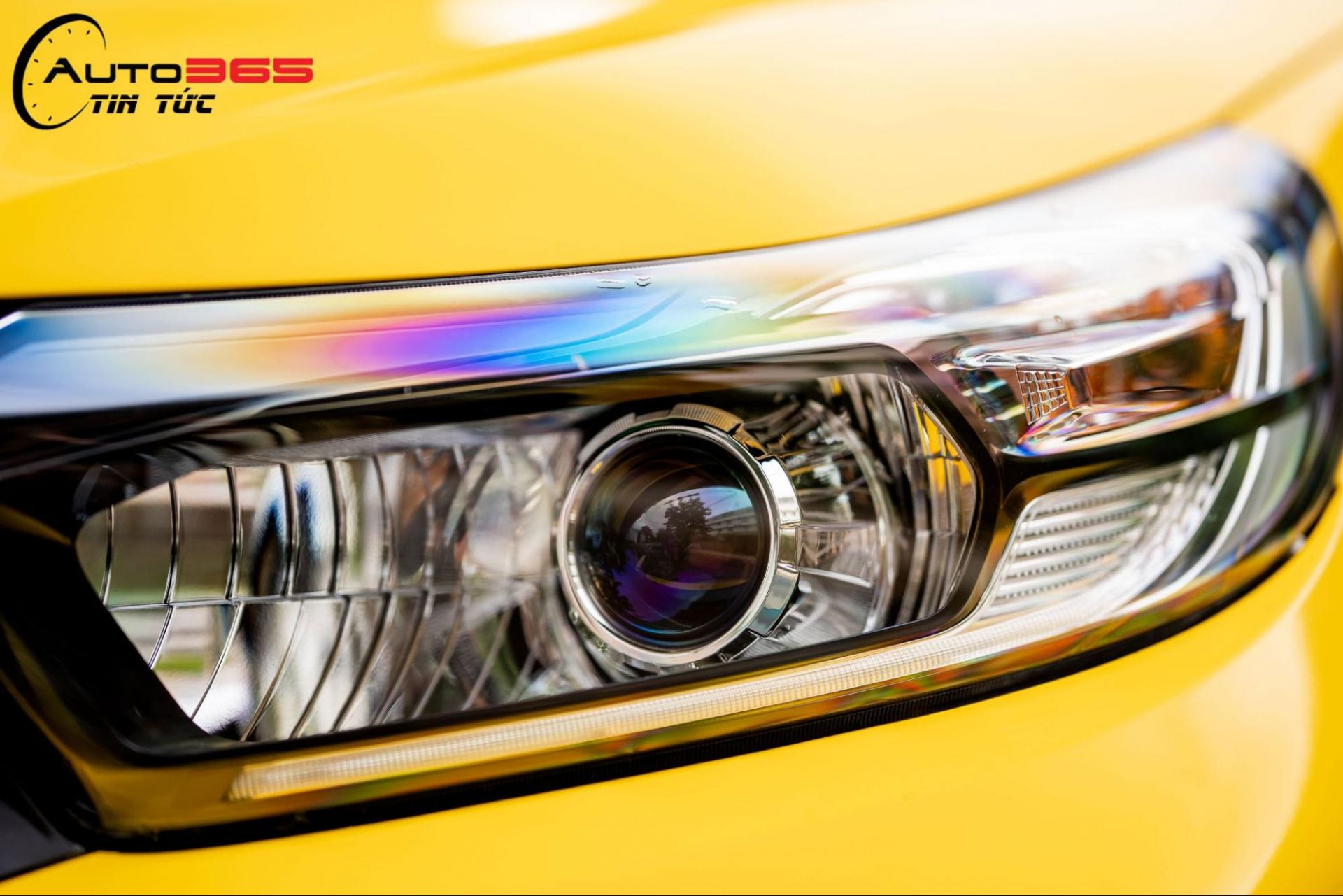 Phần đèn xe nổi bật với cặp đèn bi led GTR Premium 2.0