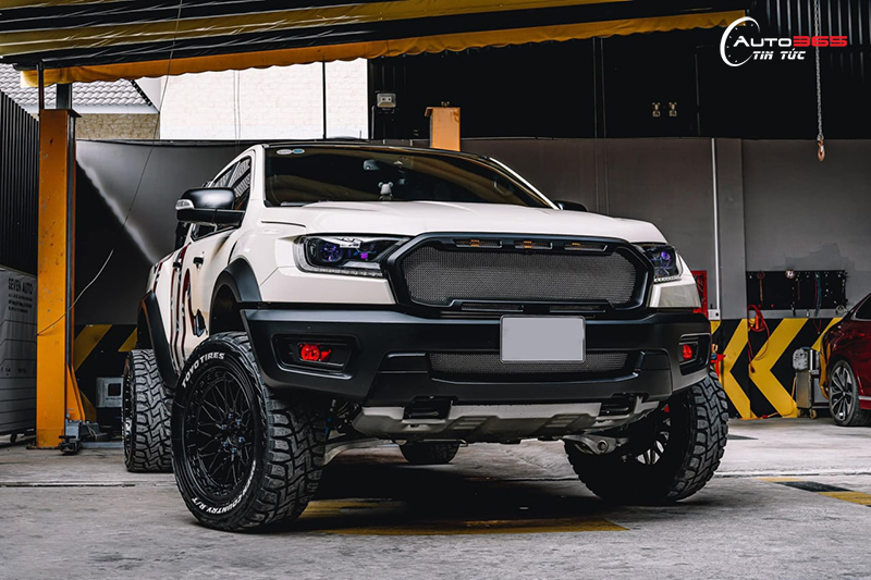 Ford Ranger Raptor nâng cấp Bi Laser tại Auto365 